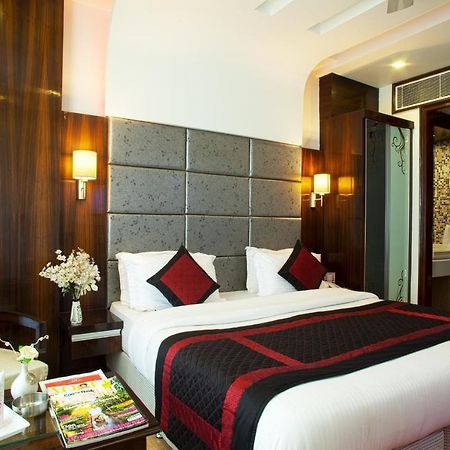 Hotel Delhi 55 -City Center Ню Делхи Екстериор снимка