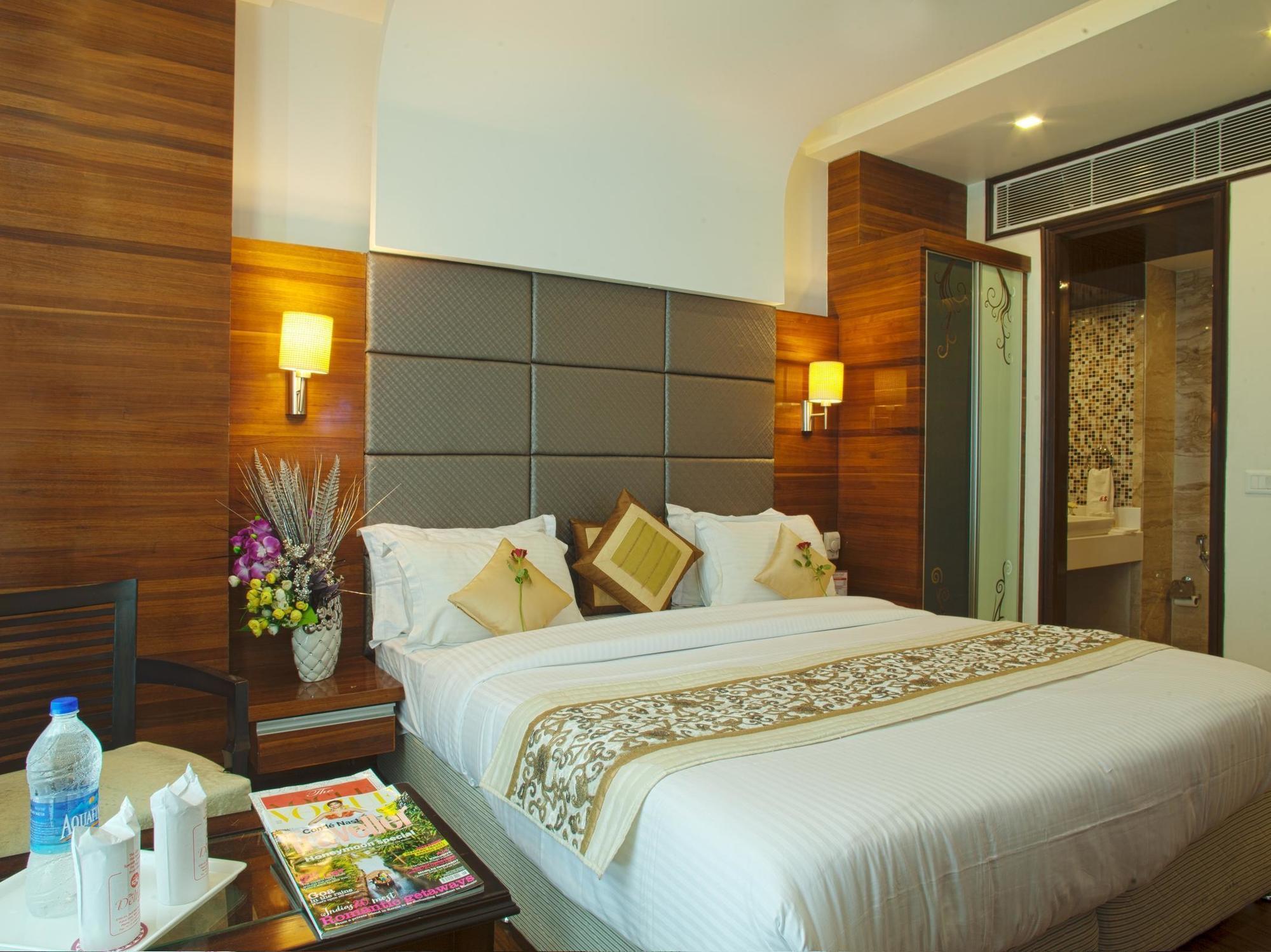 Hotel Delhi 55 -City Center Ню Делхи Екстериор снимка