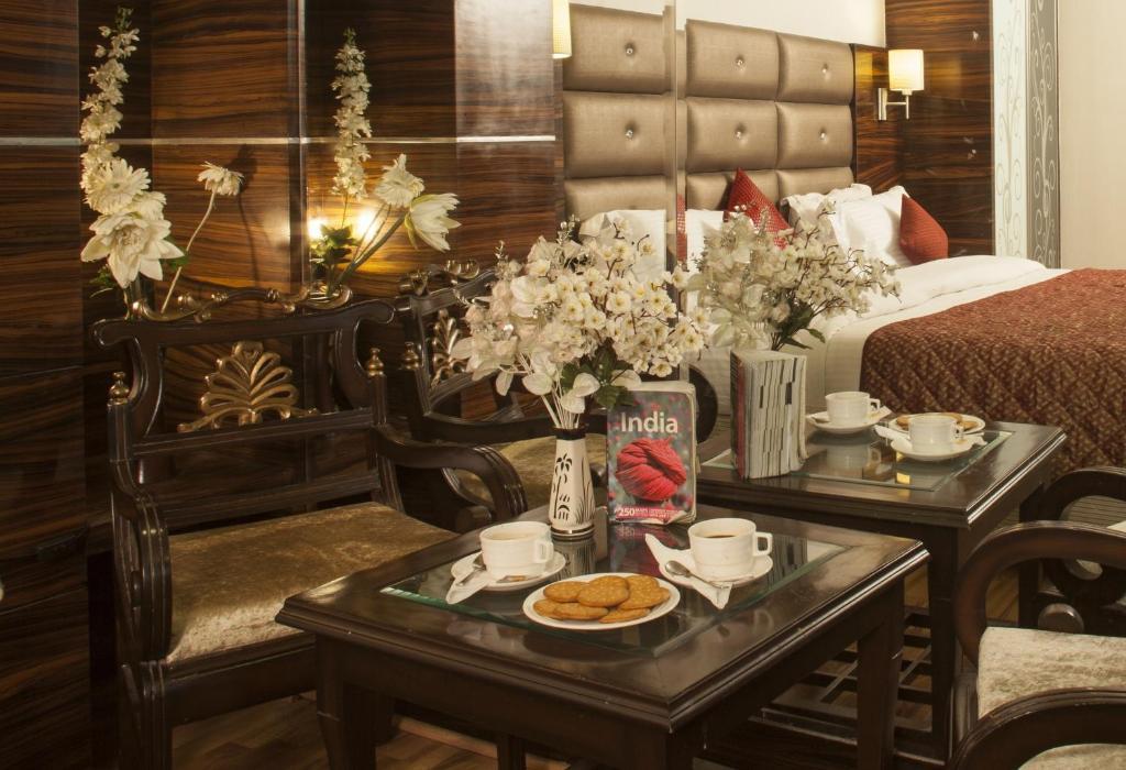 Hotel Delhi 55 -City Center Ню Делхи Екстериор снимка