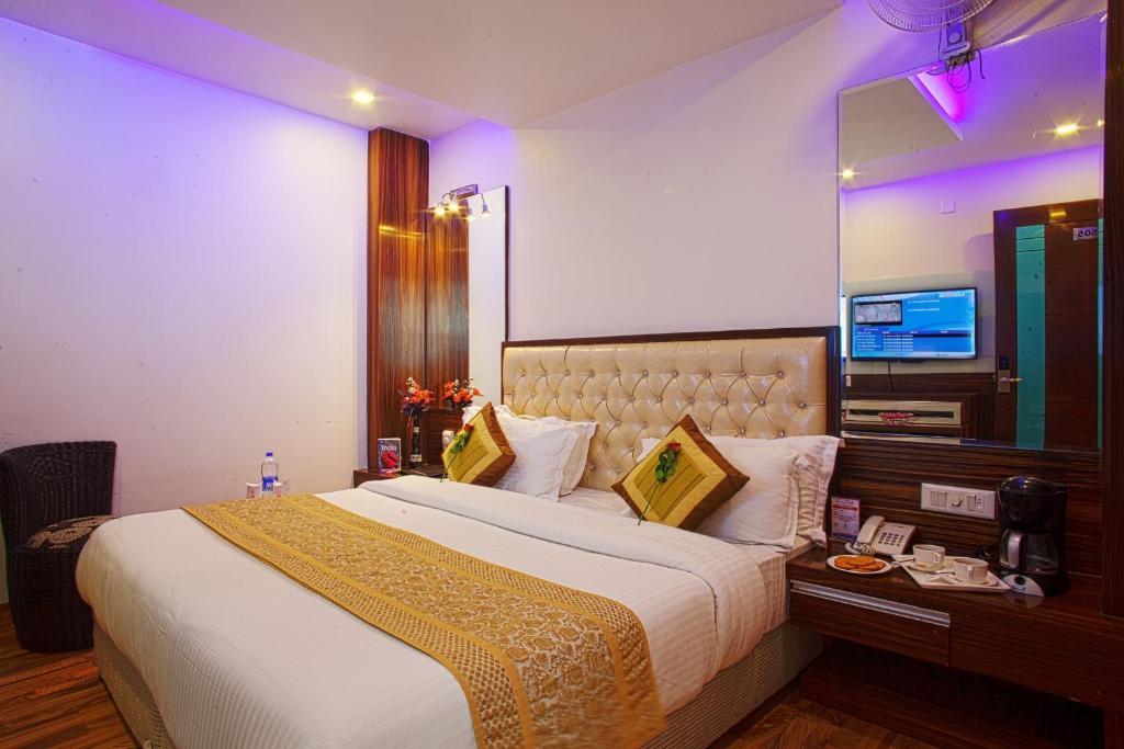 Hotel Delhi 55 -City Center Ню Делхи Стая снимка