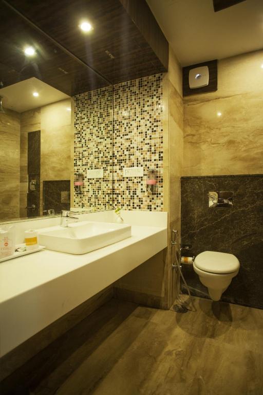 Hotel Delhi 55 -City Center Ню Делхи Екстериор снимка