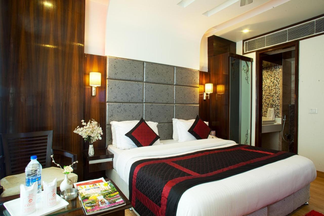 Hotel Delhi 55 -City Center Ню Делхи Екстериор снимка